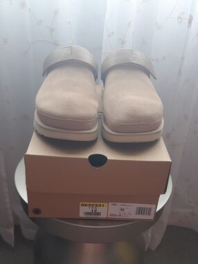 UGG Goldenstar Clog Sz12